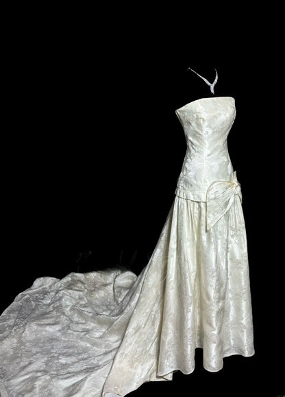 Elegant Wedding Dress A Line Strapless Wedding Dress  D3219
