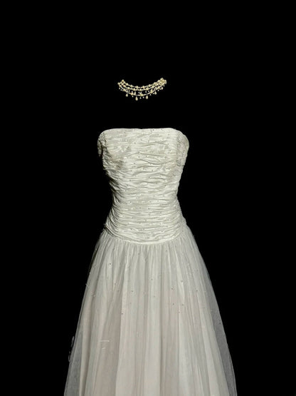 Minimalist Wedding Dress A Line Strapless Pleated Tulle Wedding Dress  D3224