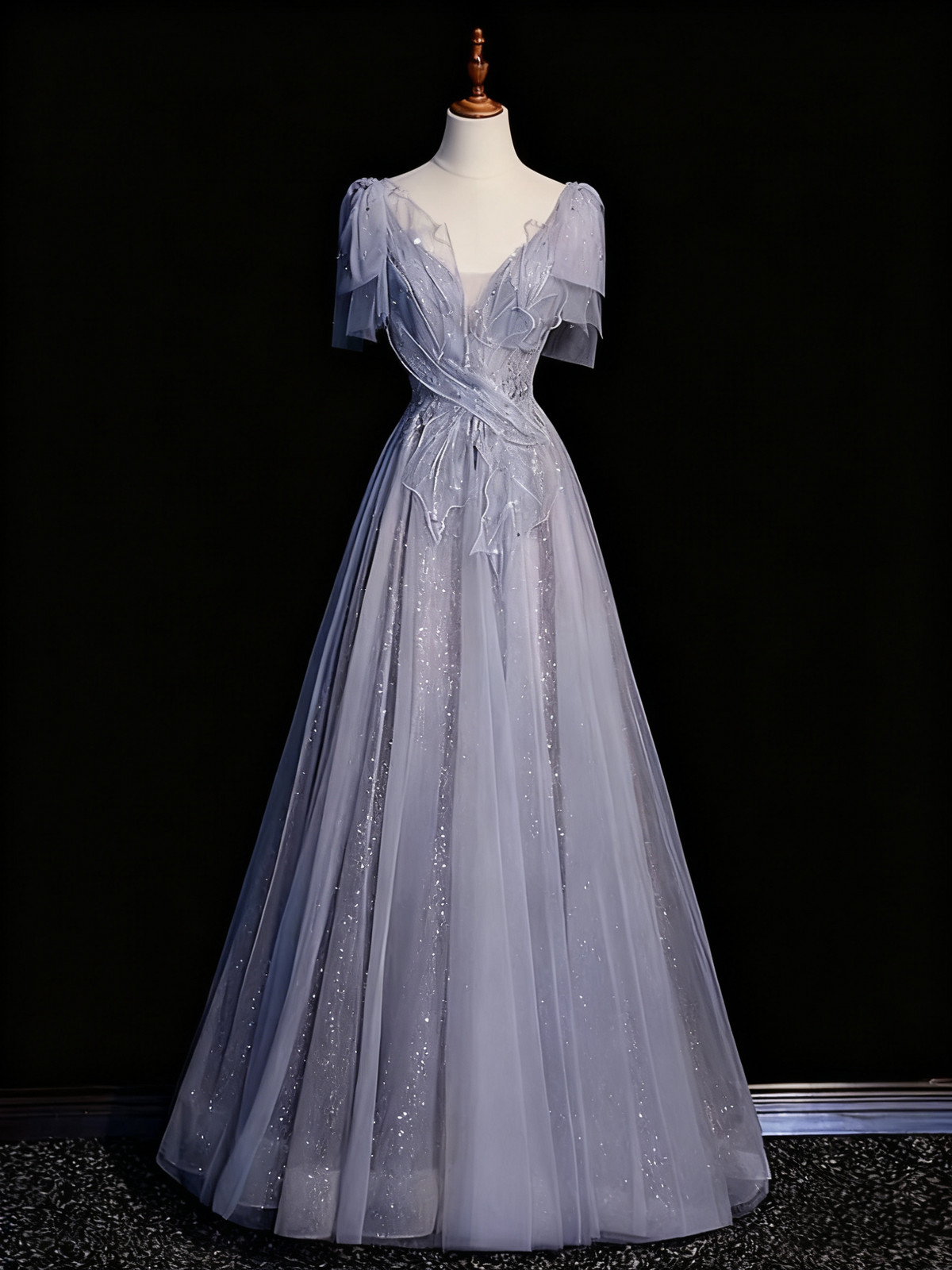 Stunning Prom Dress V-neck Tulle Pleated Birthday Party Outfits Evening Gown    D3314