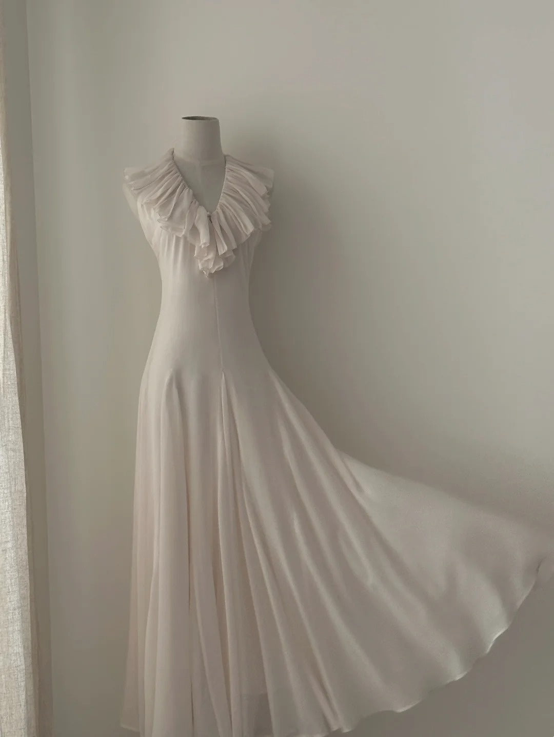 Elegant Prom Dress A Line V-neck Pleated Evening Dress Birthday Party Dress       D3365