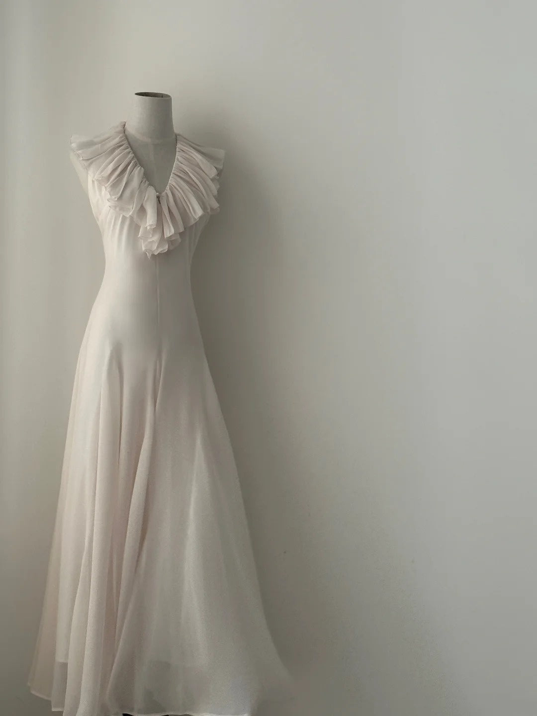 Elegant Prom Dress A Line V-neck Pleated Evening Dress Birthday Party Dress       D3365
