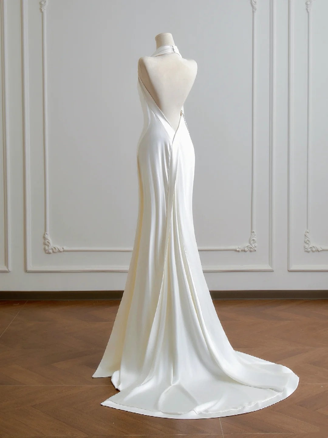 Minimalist Wedding Dress A Line Halter Wedding Dress D3386