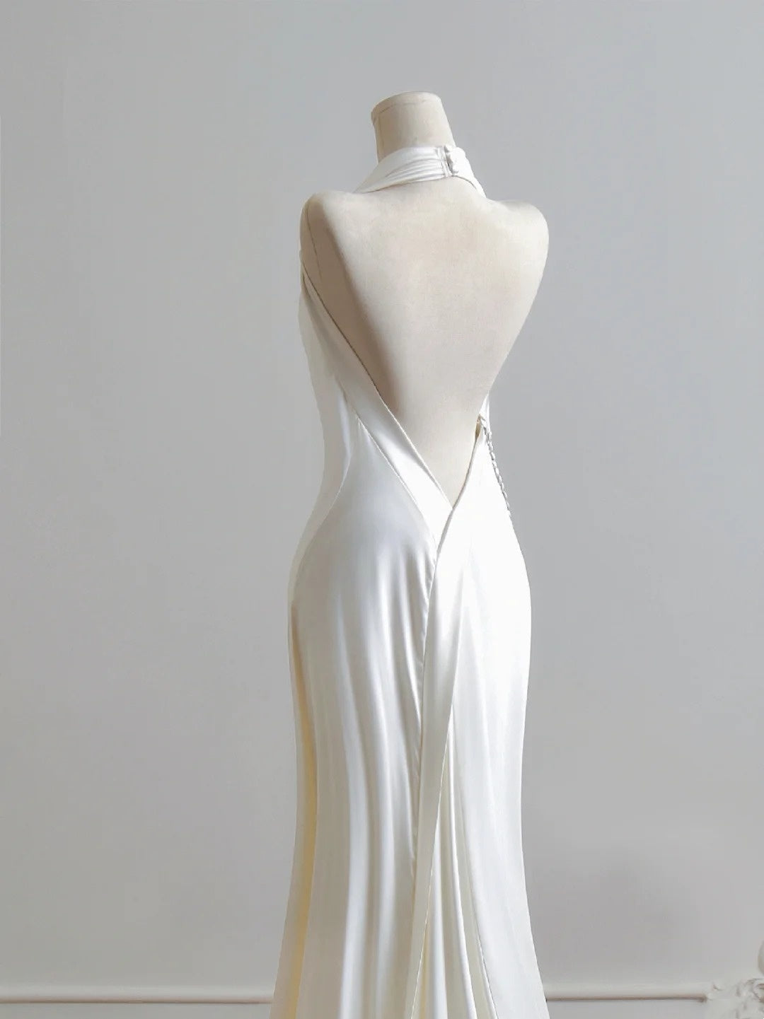 Minimalist Wedding Dress A Line Halter Wedding Dress D3386