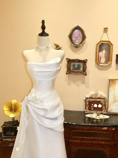 Minimalist Wedding Dress A Line Strapless Pleated Wedding Dress  D3403