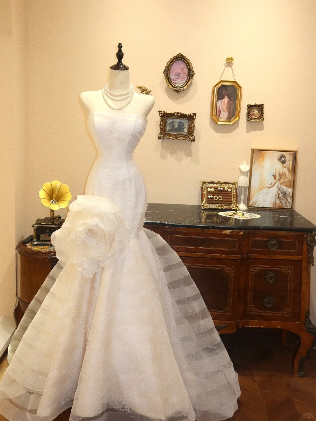 Stunning Wedding Dress Strapless Pleated Mermaid Wedding Dress D3405