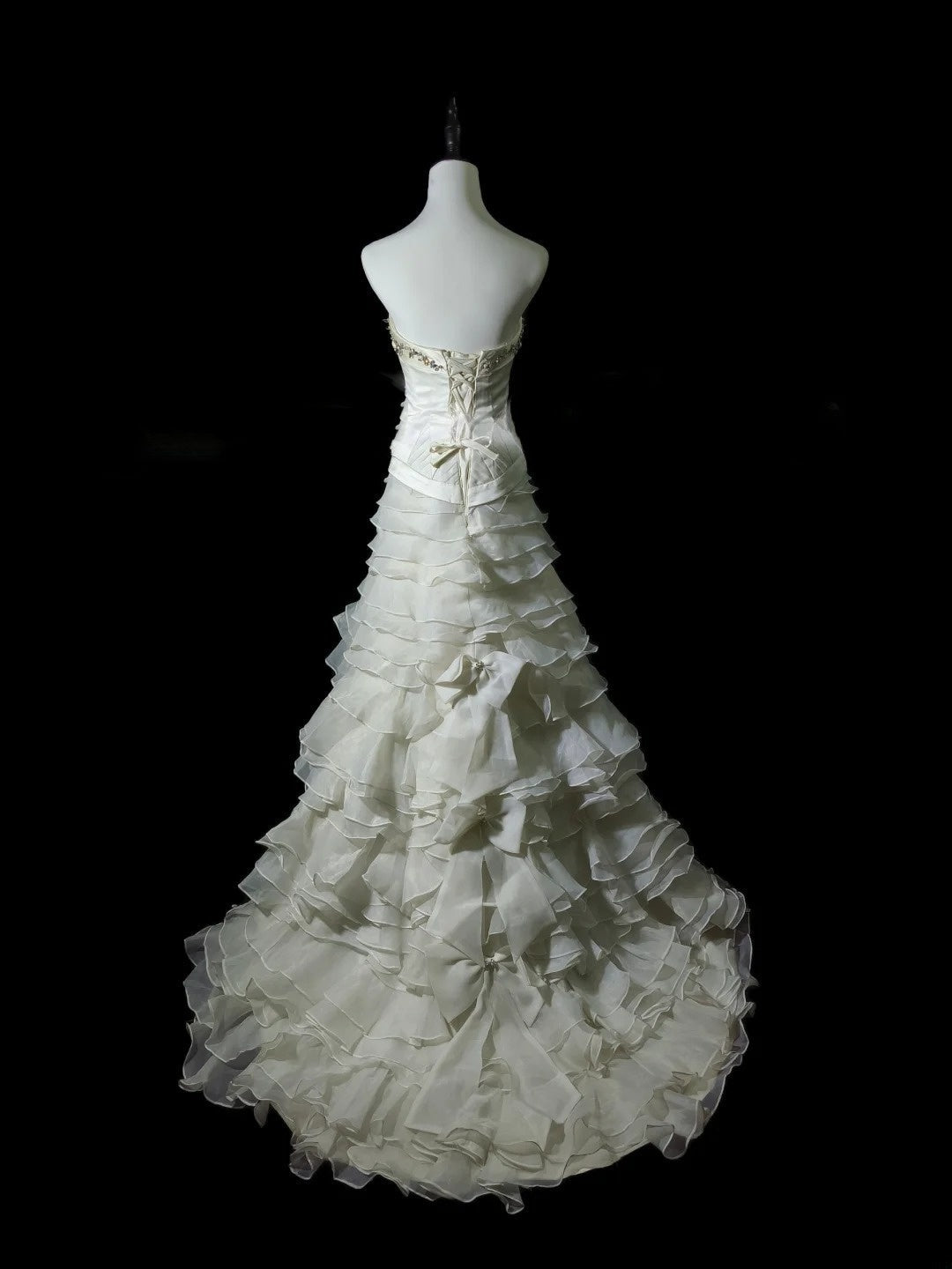 Elegant Wedding Dress A Line Strapless Tulle Tiered Wedding Dress  D3429