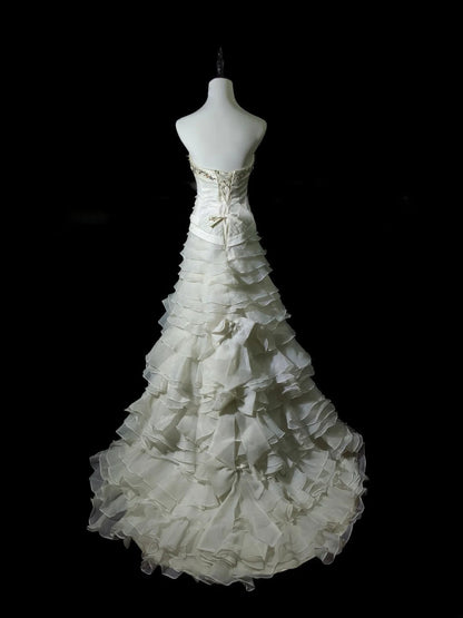 Elegant Wedding Dress A Line Strapless Tulle Tiered Wedding Dress  D3429