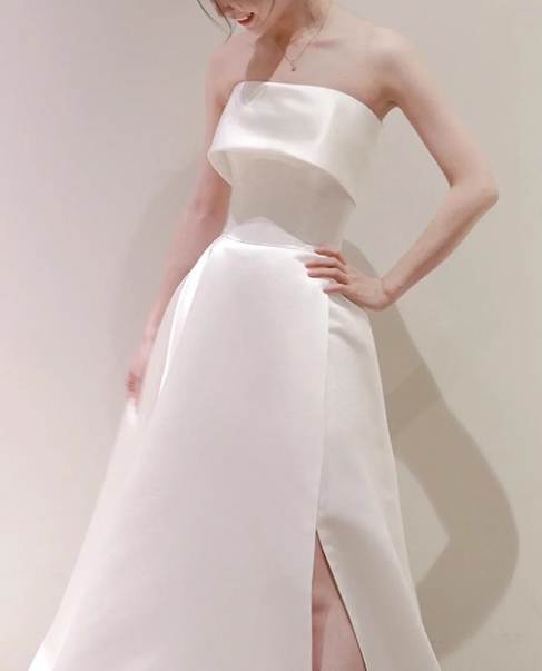 Minimalist Wedding Dress A Line Strapless Wedding Dress  D3489