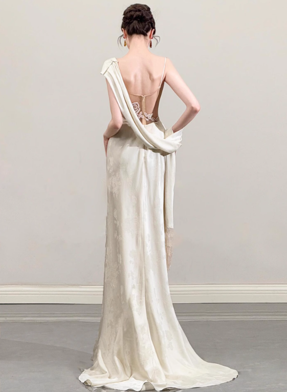 New Arrival Wedding Dress Asymmetrical Neck Pleated Wedding Dress  D3508
