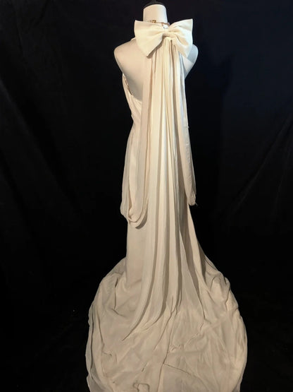 Elegant Wedding Dress A  Line V-neck Pleated Wedding Dress   D3522
