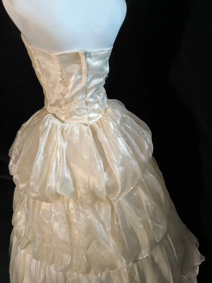 Vintage Wedding Dress Strapless Pleated Wedding Dress   D3523