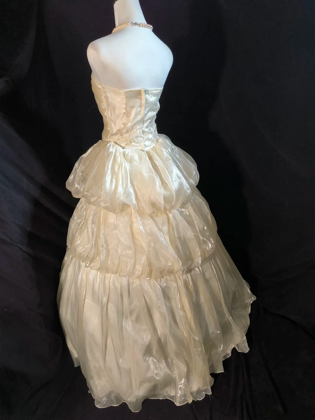 Vintage Wedding Dress Strapless Pleated Wedding Dress   D3523