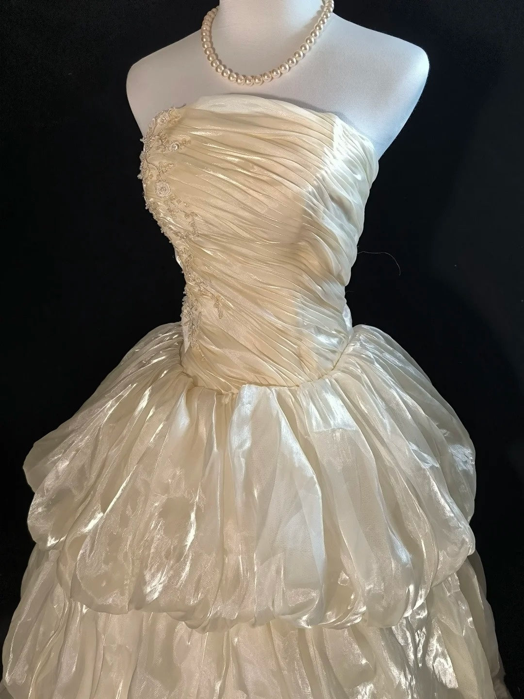 Vintage Wedding Dress Strapless Pleated Wedding Dress   D3523