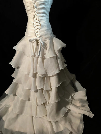Vintage Wedding Dress Strapless Flower Pleated Ruffle Wedding Dress   D3524