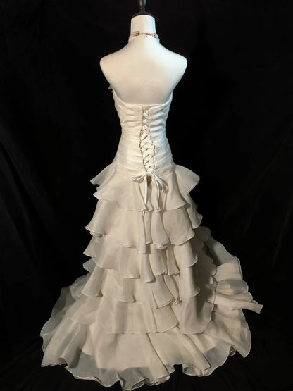 Vintage Wedding Dress Strapless Flower Pleated Ruffle Wedding Dress   D3524