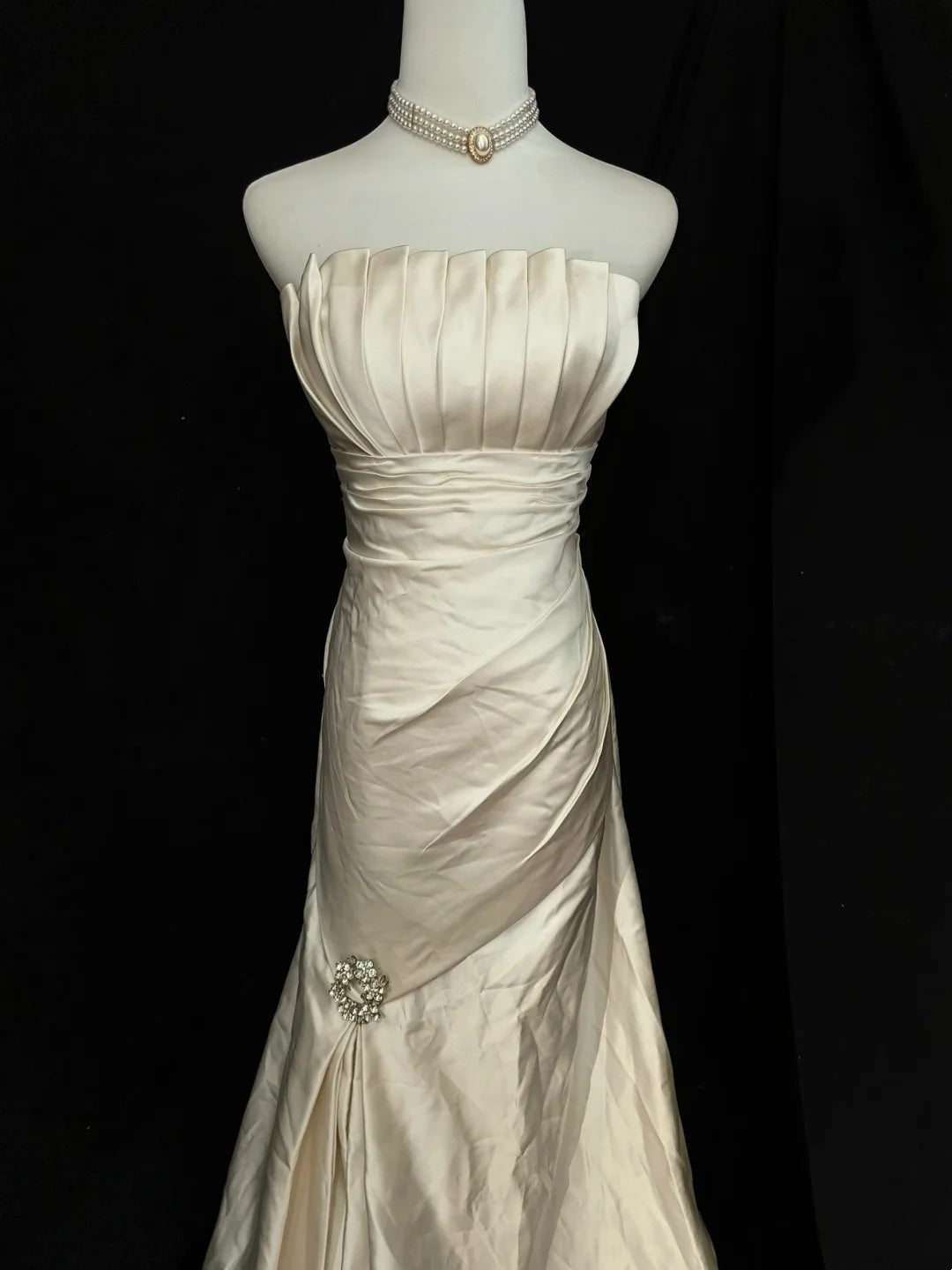 Vintage Wedding Dress A Line Strapless Pleated Wedding Dress    D3526