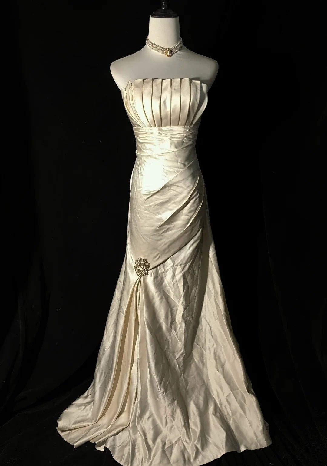 Vintage Wedding Dress A Line Strapless Pleated Wedding Dress    D3526