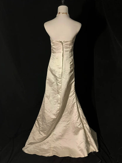 Vintage Wedding Dress A Line Strapless Pleated Wedding Dress    D3526