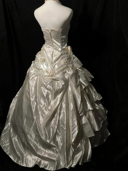 Vintage Wedding Dress Strapless Pleated Tiered Wedding Dress     D3557