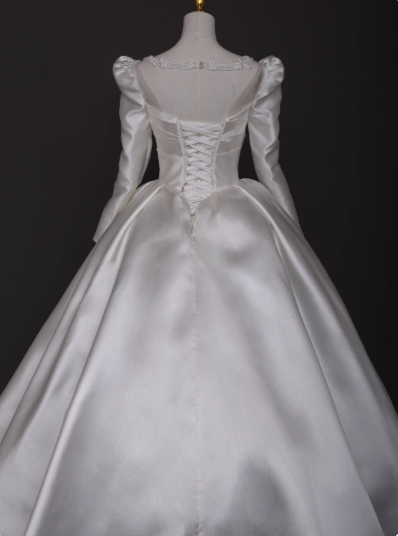 New Arrival Wedding Dress Square Neck Pleated Pearl Wedding Dress    D3578