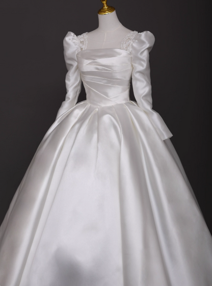 New Arrival Wedding Dress Square Neck Pleated Pearl Wedding Dress    D3578