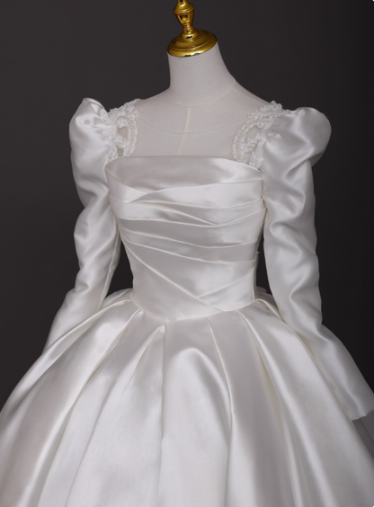 New Arrival Wedding Dress Square Neck Pleated Pearl Wedding Dress    D3578