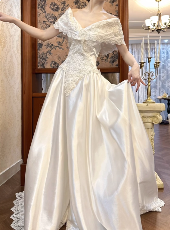 Vintage Wedding Dress V-neck Pleated Wedding Dress    D3589