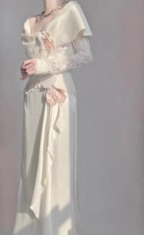 New Arrival Wedding Dress Off Shoulder Lace Pleated Wedding Dress    D3590