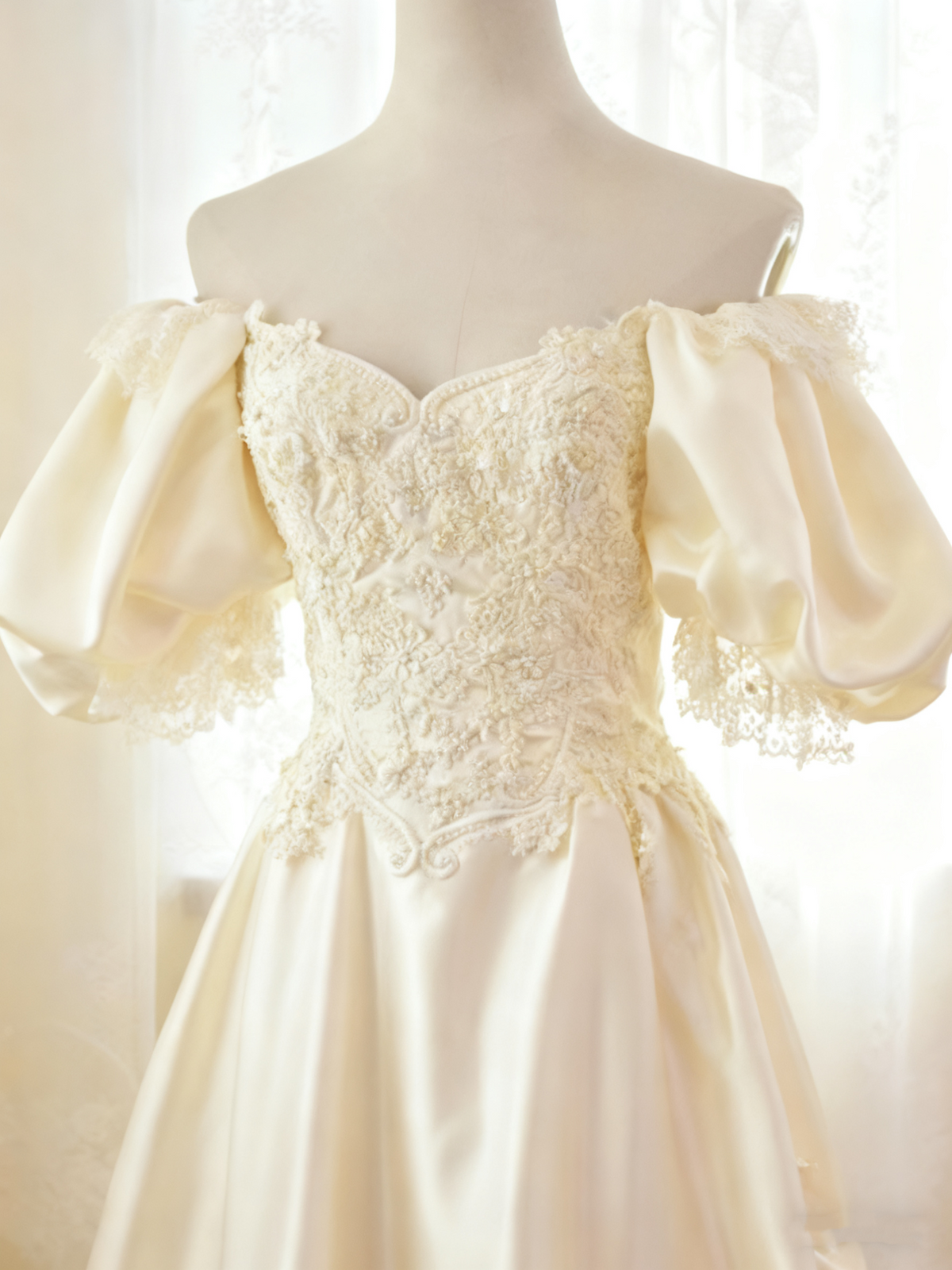 Vintage Wedding Dress Sweetheart Pleated Lace Wedding Dress  D3601