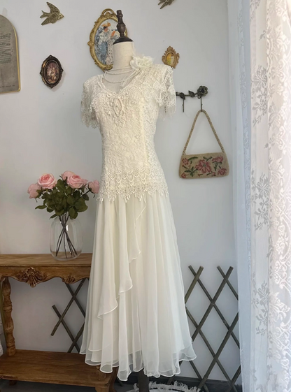 Vintage Wedding Dress V-neck Lace Pleated Tulle Wedding Dress  D3605