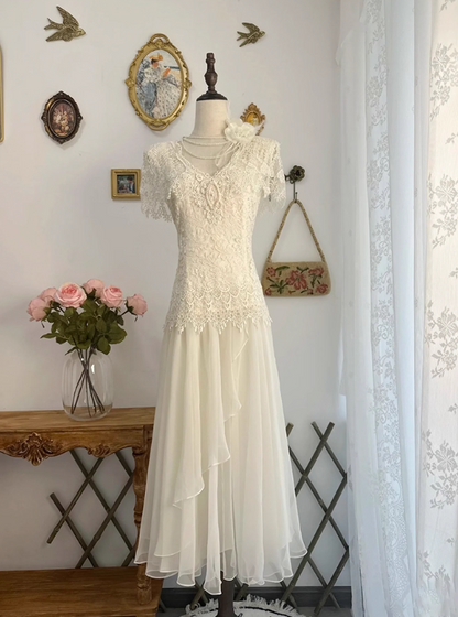 Vintage Wedding Dress V-neck Lace Pleated Tulle Wedding Dress  D3605