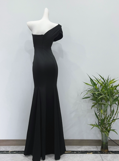 Minimalist Prom Dress Black Asymmetrical Neck Mermaid Evening Dress Gala Dress   D3616