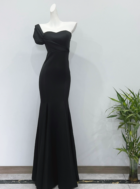 Minimalist Prom Dress Black Asymmetrical Neck Mermaid Evening Dress Gala Dress   D3616