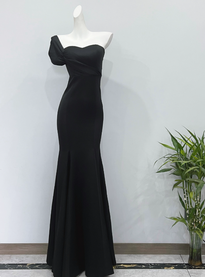 Minimalist Prom Dress Black Asymmetrical Neck Mermaid Evening Dress Gala Dress   D3616