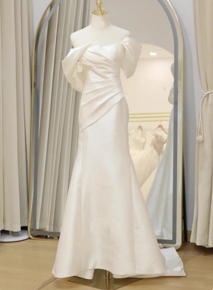 New Arrival Wedding Dress Asymmetrical Neck Pleated Wedding Dress  D3628