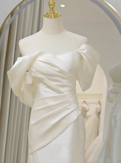 New Arrival Wedding Dress Asymmetrical Neck Pleated Wedding Dress  D3628
