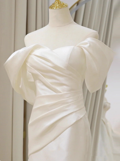 New Arrival Wedding Dress Asymmetrical Neck Pleated Wedding Dress  D3628