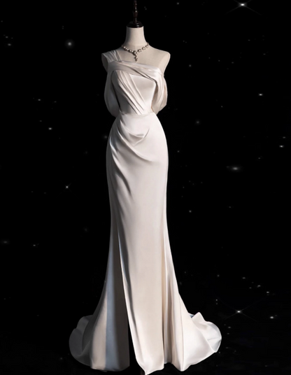 New Arrival Wedding Dress One Shoulder Pleated Mermaid Wedding Dress  D3629