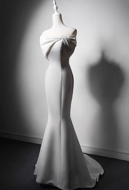 Elegant Wedding Dress Strapless Pleated Mermaid Wedding Dress  D3644