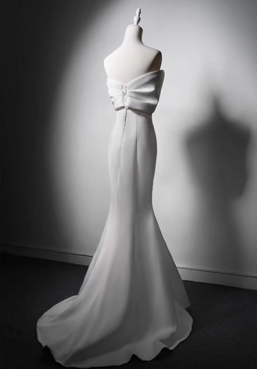 Elegant Wedding Dress Strapless Pleated Mermaid Wedding Dress  D3644
