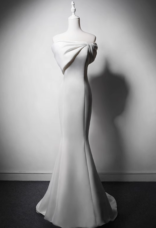 Elegant Wedding Dress Strapless Pleated Mermaid Wedding Dress  D3644