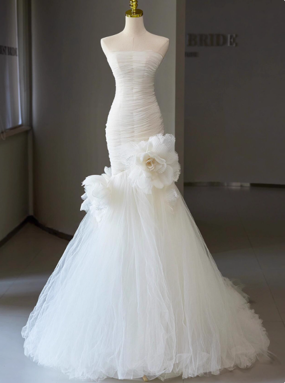 Stunning Wedding Dress Strapless Pleated Flower Mermaid Wedding Dress  D3658