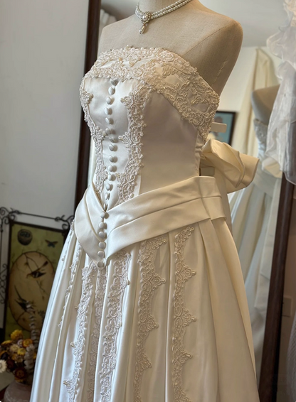 Vintage Wedding Dress A Line Strapless Pleated Wedding Dress  D3660