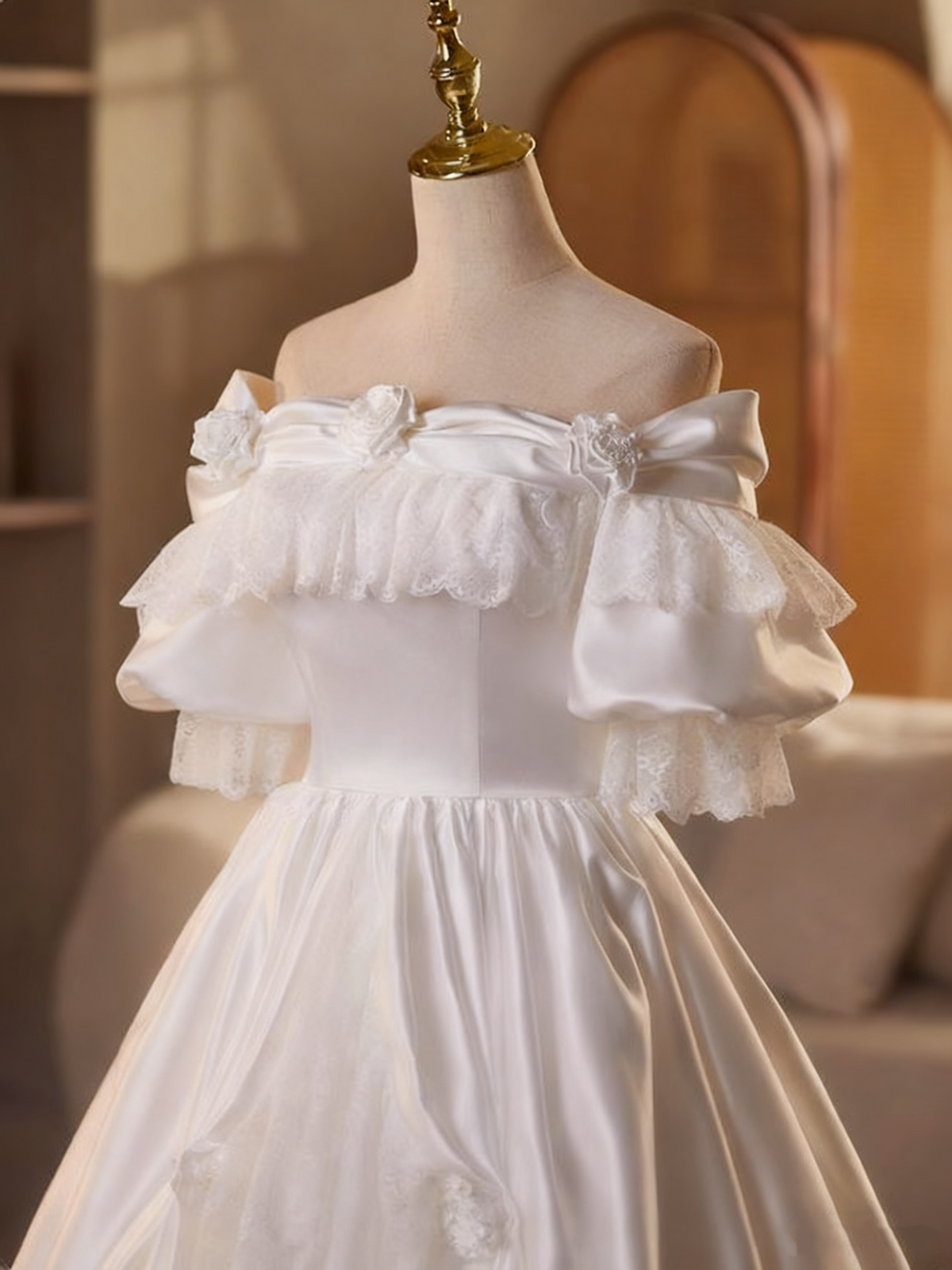 Vintage Wedding Dress Off Shoulder Pleated Lace Wedding Dress  D3691