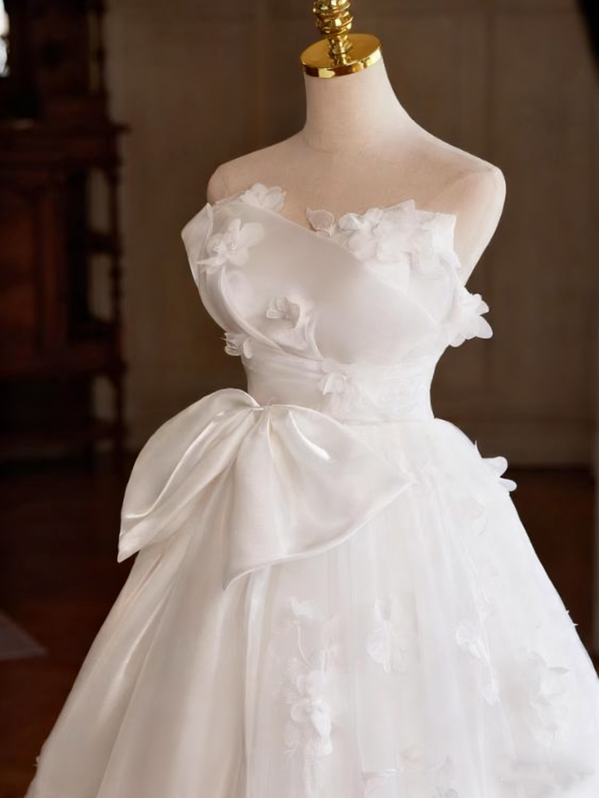New Arrival Wedding Dress Strapless Tulle Floral Pleated Wedding Dress  D3751