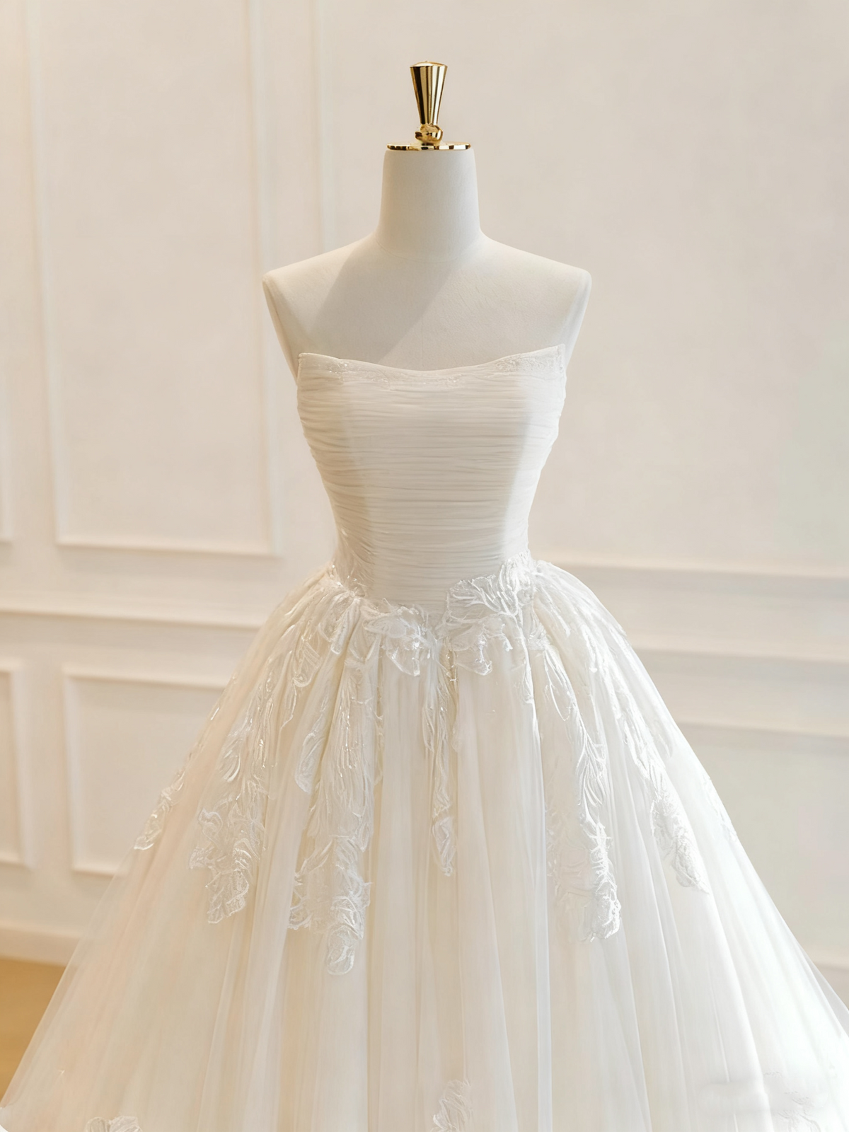 Elegant Wedding Dress Strapless Pleated Tulle Wedding Dress  D3772