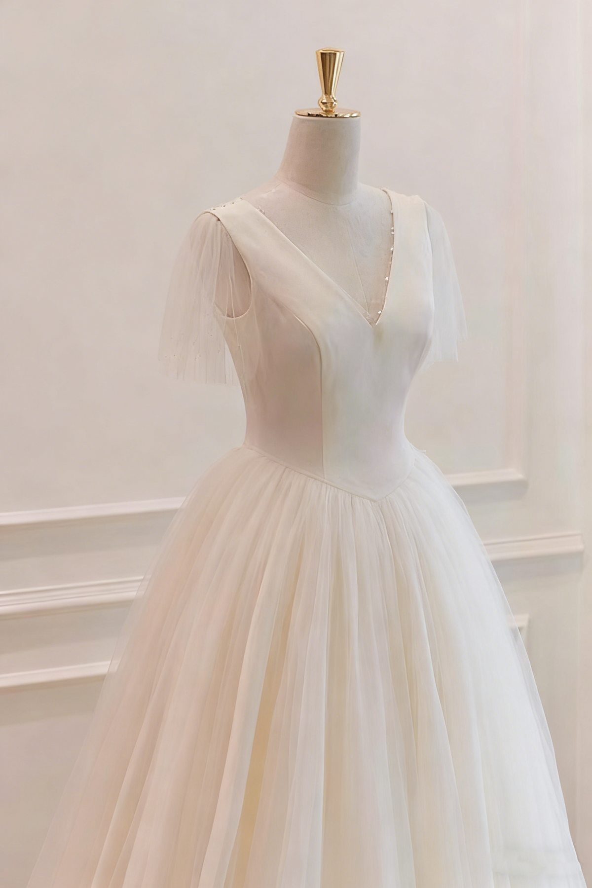 New Arrival Wedding Dress V-neck Pleated Wedding Dress  D3809