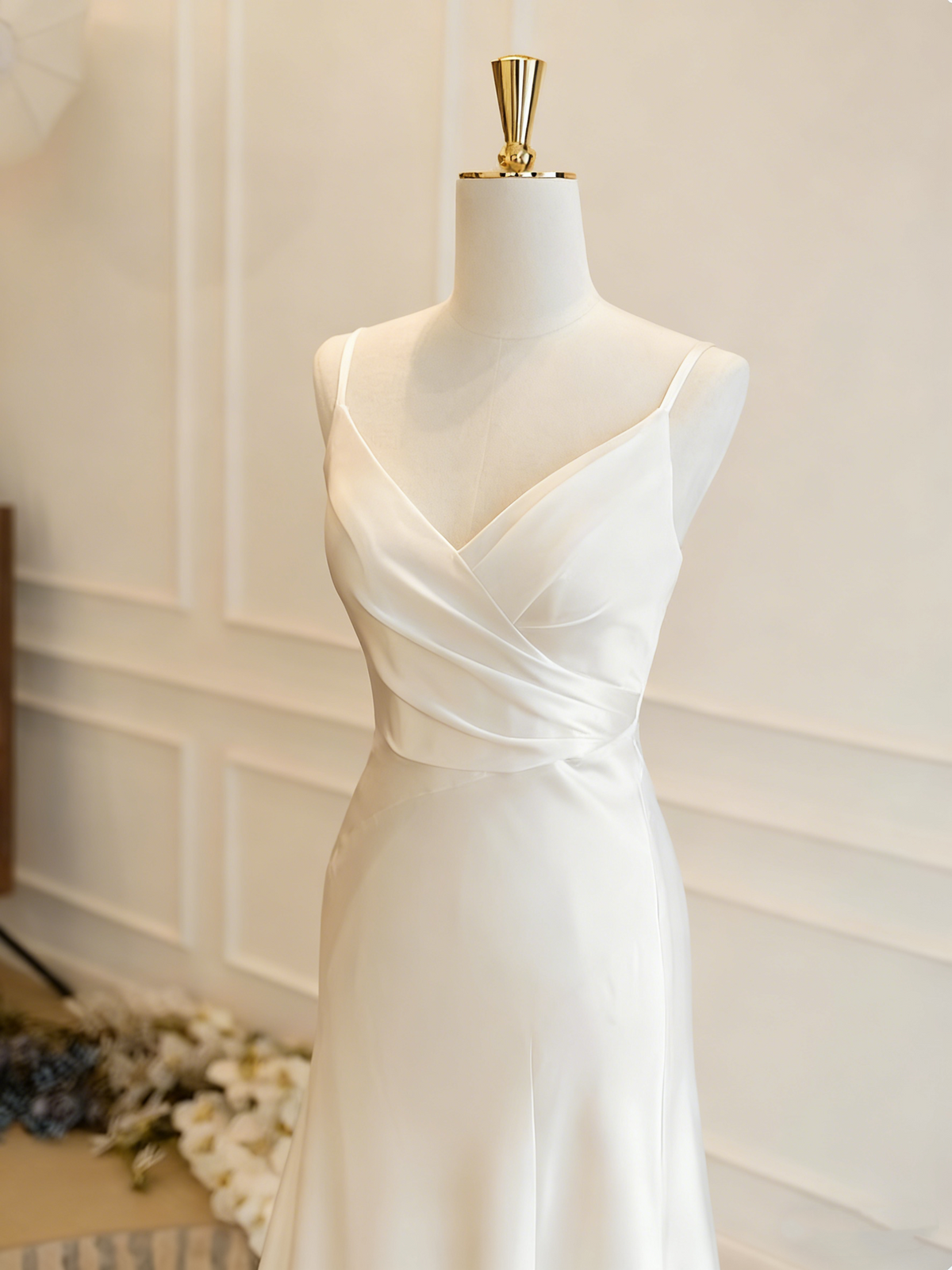 Minimalist Wedding Dress V-neck Pleated Wedding Dress  D3810