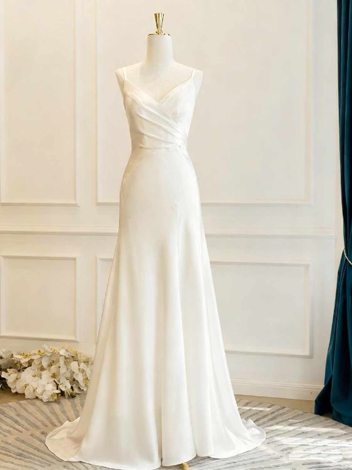 Minimalist Wedding Dress V-neck Pleated Wedding Dress  D3810