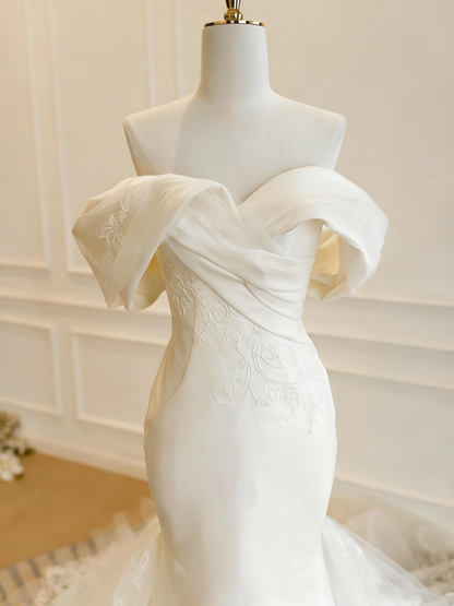 New Arrival Wedding Dress Off Shoulder Pleated Mermaid Wedding Dress      D3829